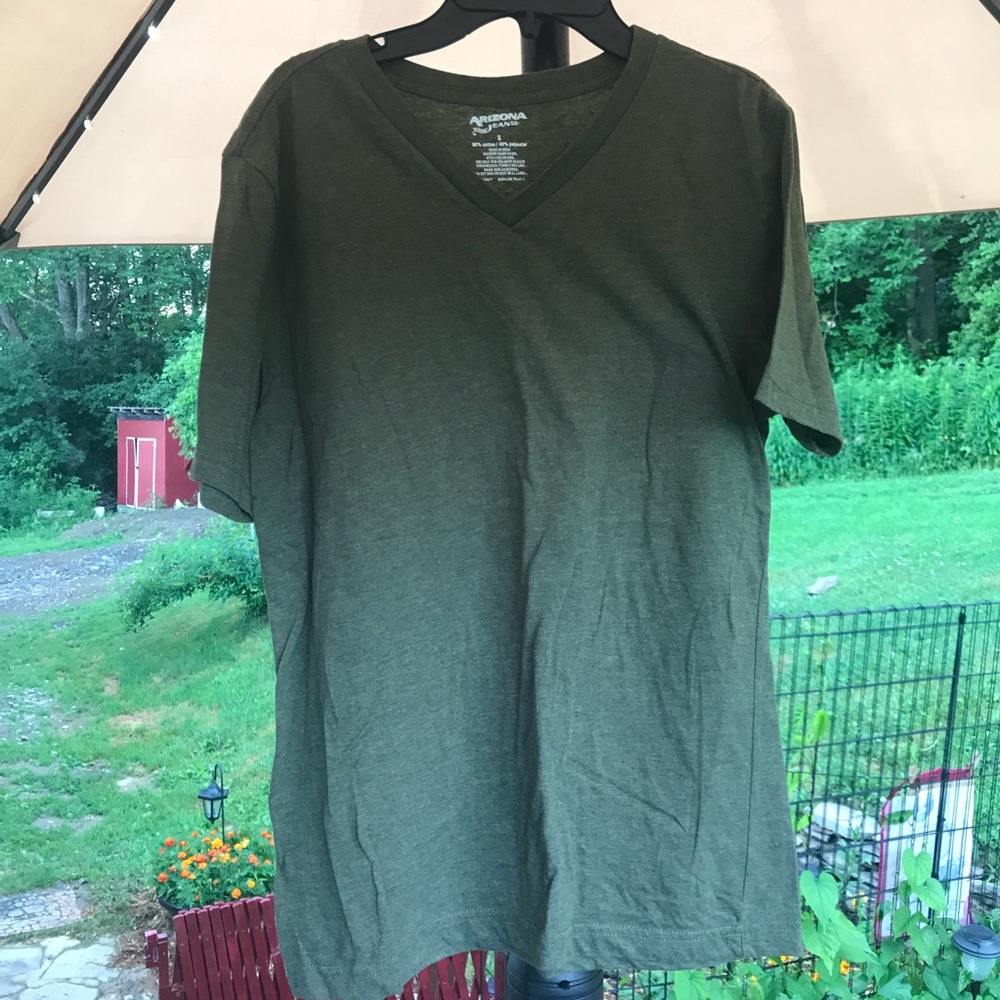 Arizona Men’s Small V-neck Tee